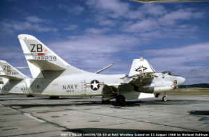 142239_KA-3B_VAH-4_19660813_Steven_Miller.jpg (183128 bytes)